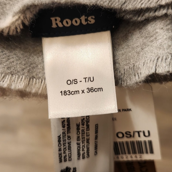 ROOTS scarf - Picture 4 of 4